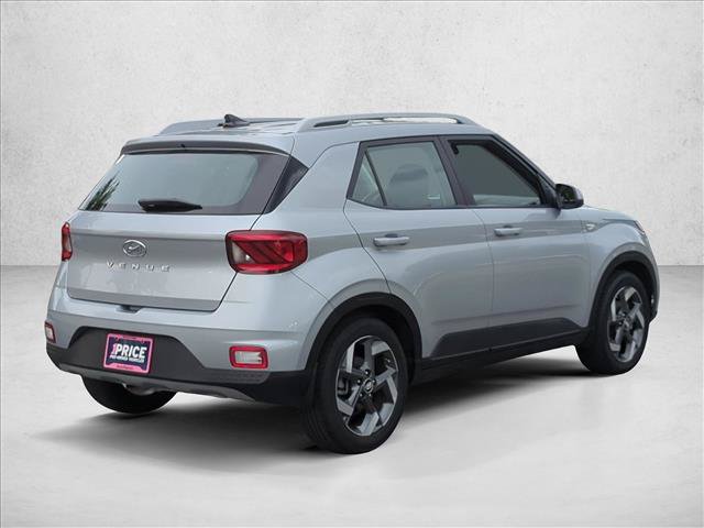 Used 2022 Hyundai Venue SEL FWD image 5