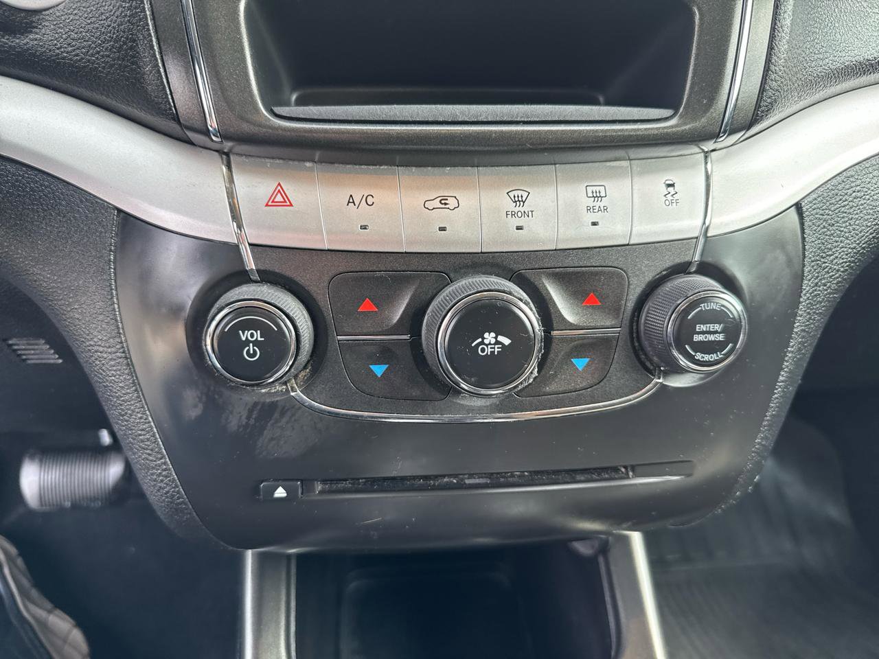 Used 2017 Dodge Journey SE w/ Flexible Seating Group image 21