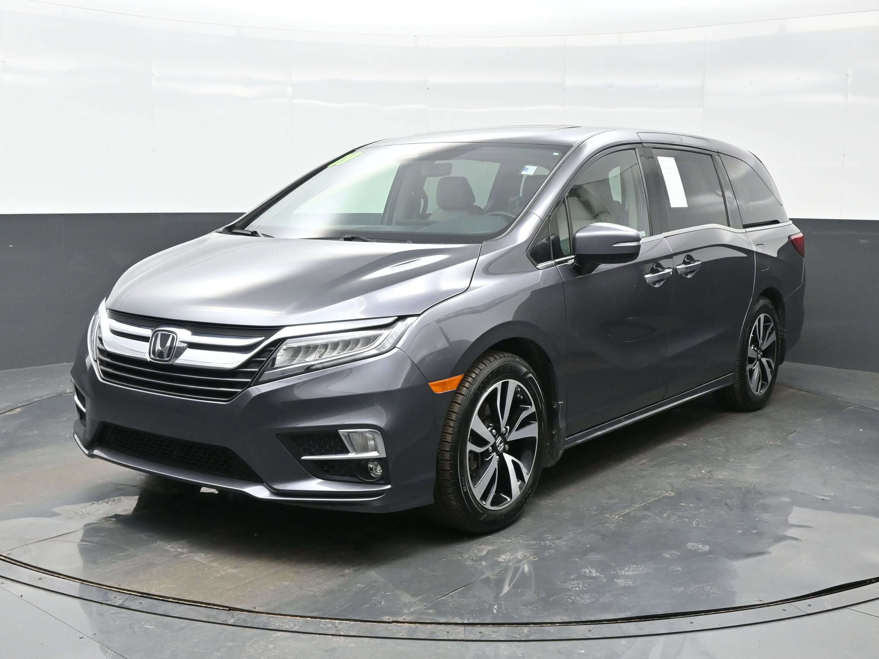 Used 2019 Honda Odyssey Elite image 2