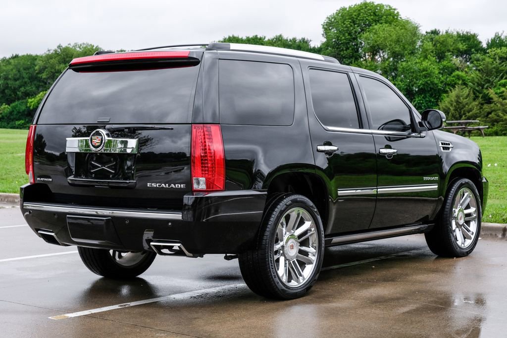 Used 2013 Cadillac Escalade Platinum AWD/4WD image 10