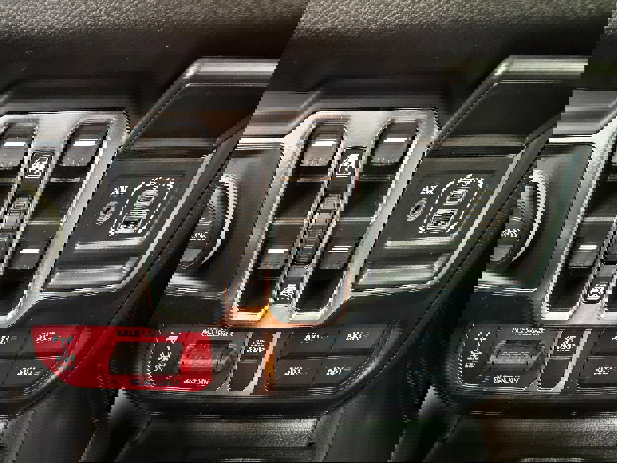 Used 2024 Jeep Wrangler Willys image 17