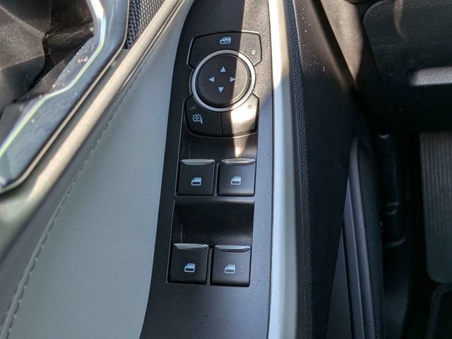 Used 2022 Ford Explorer XLT w/ Equipment Group 202A RWD image 28