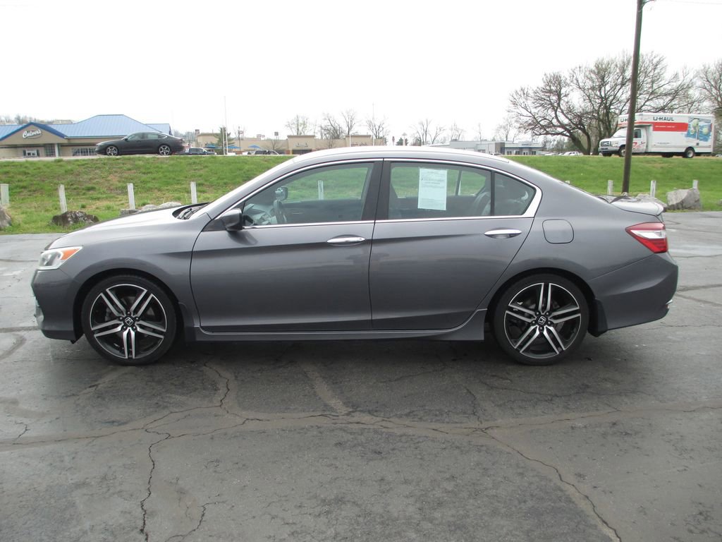 Used 2017 Honda Accord Sport image 8