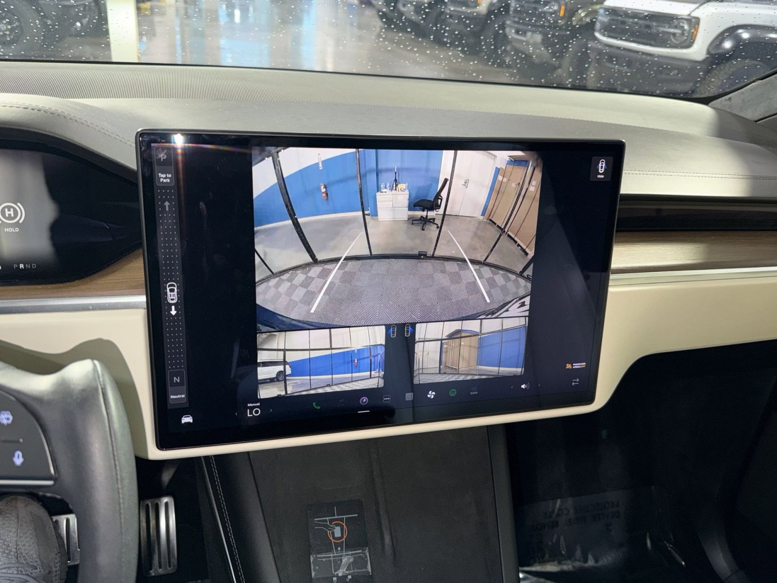 Used 2023 Tesla Model X image 34