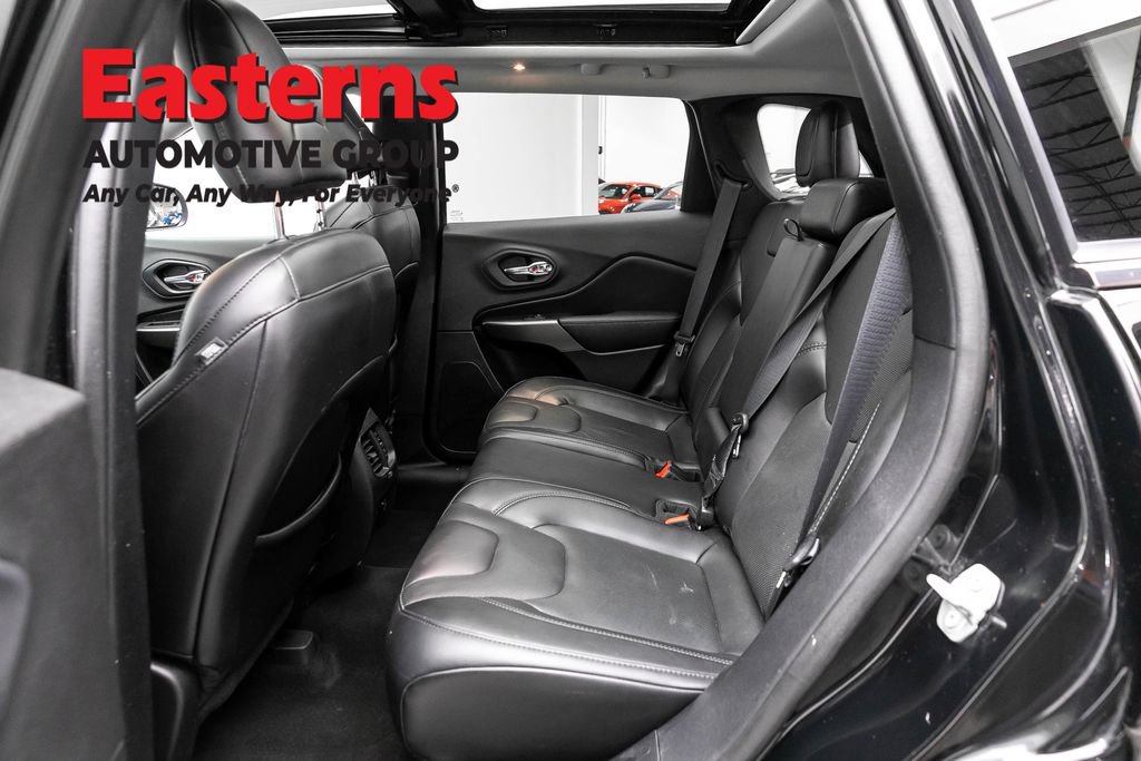 Used 2021 Jeep Cherokee Limited w/ Mopar Interior Package AWD/4WD image 23