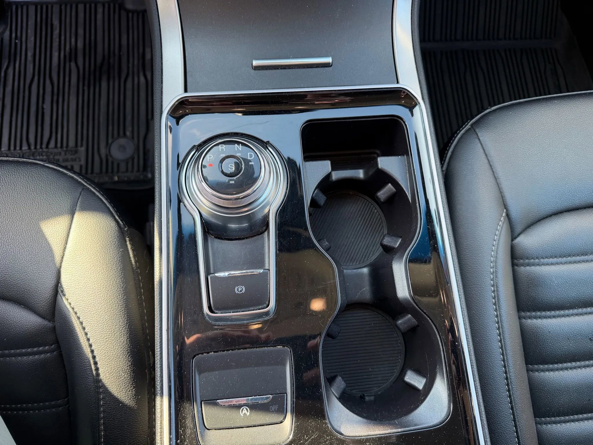 Used 2019 Ford Edge SEL w/ Equipment Group 201A image 25