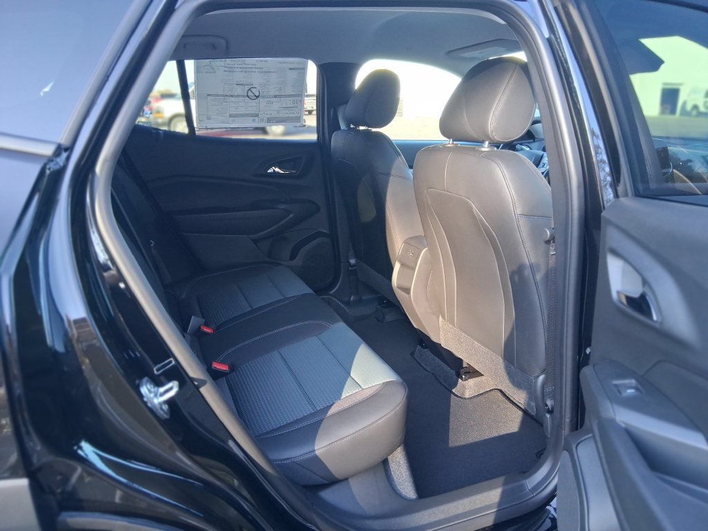 New 2026 Chevrolet Trax LT w/ Driver Confidence Package FWD image 15