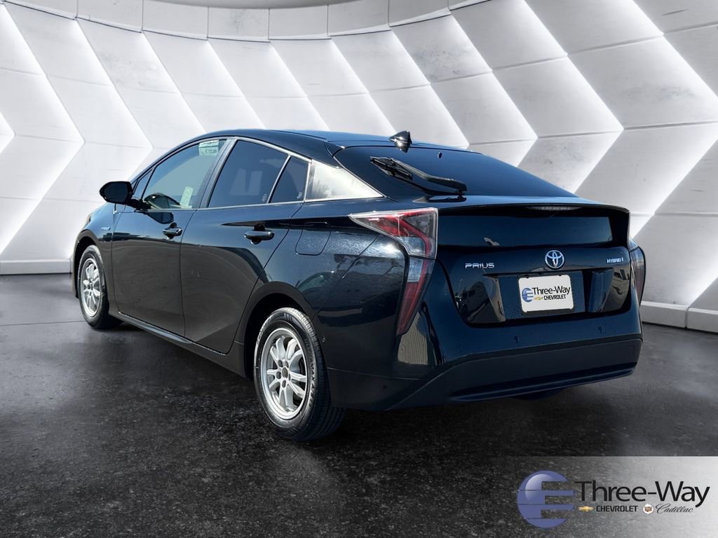 Used 2017 Toyota Prius Three image 3