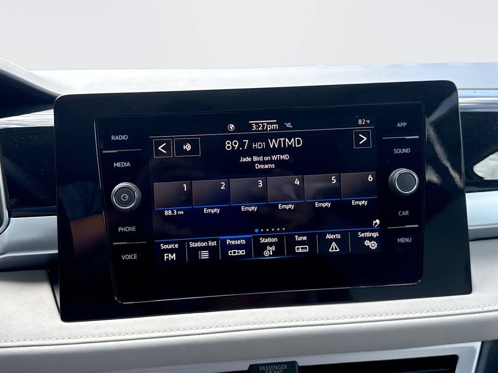 New 2026 Volkswagen Taos SE FWD image 12