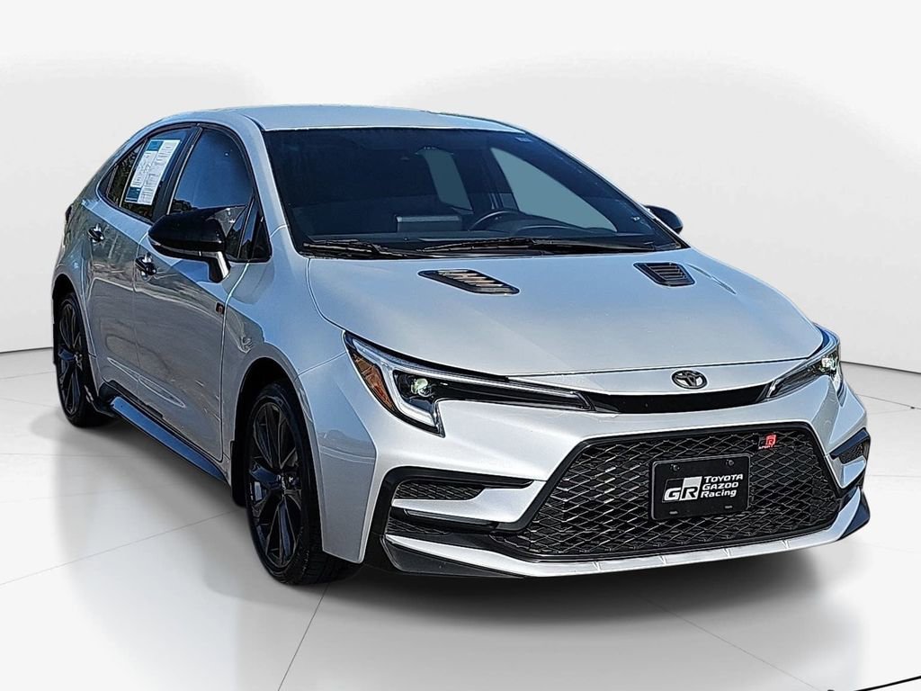 Used 2024 Toyota Corolla SE image 2