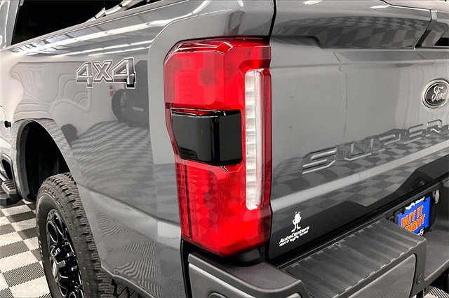 Used 2024 Ford F250 Lariat w/ Black Appearance Package image 33