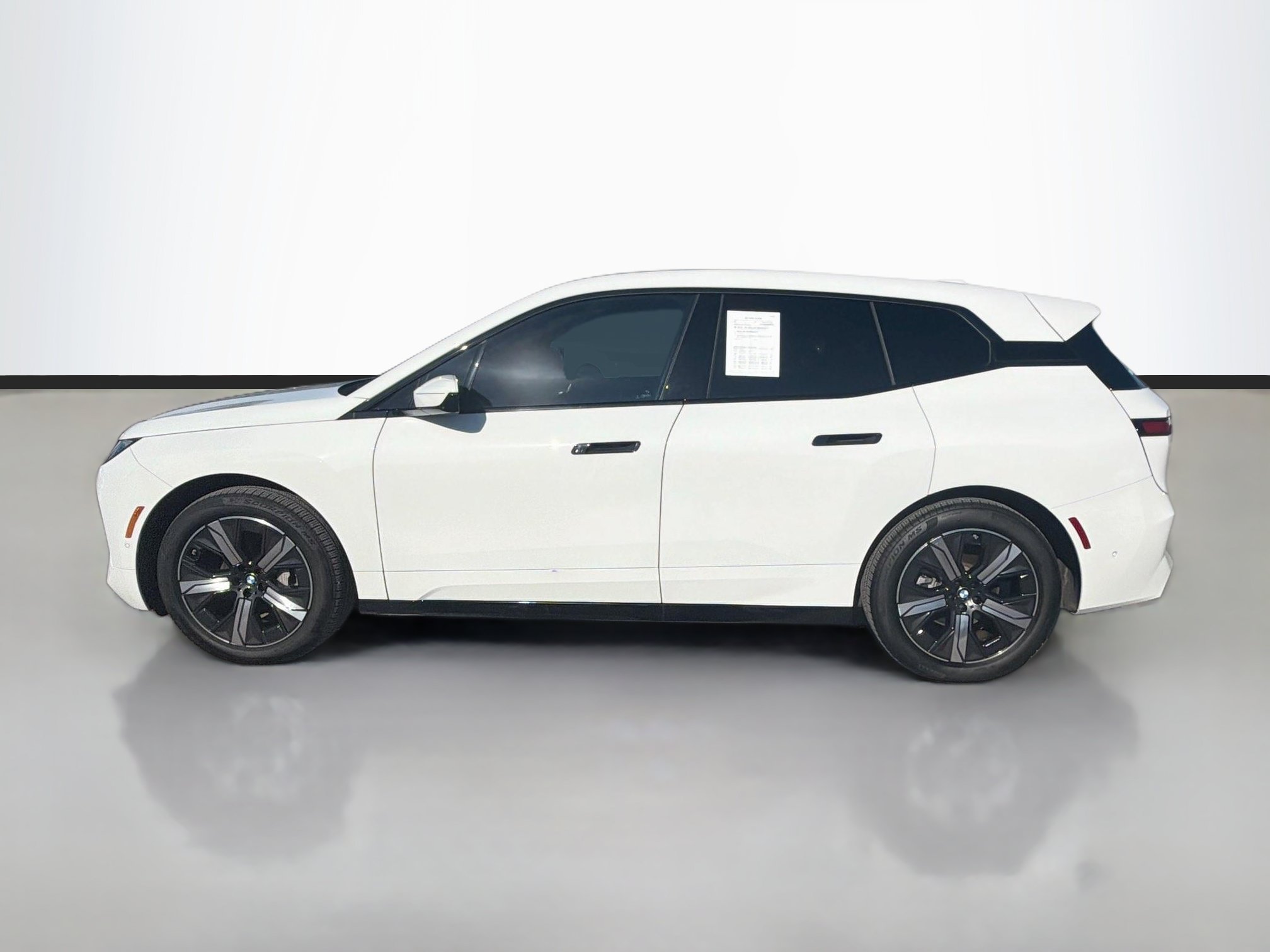 Used 2026 BMW iX xDrive45 w/ Premium Package AWD/4WD image 2