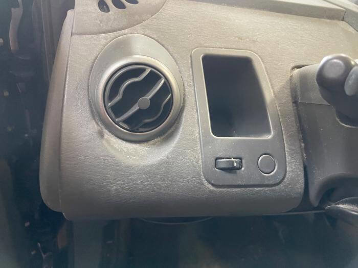 Used 2006 Saturn ION Level 2 w/ Preferred Pkg image 36