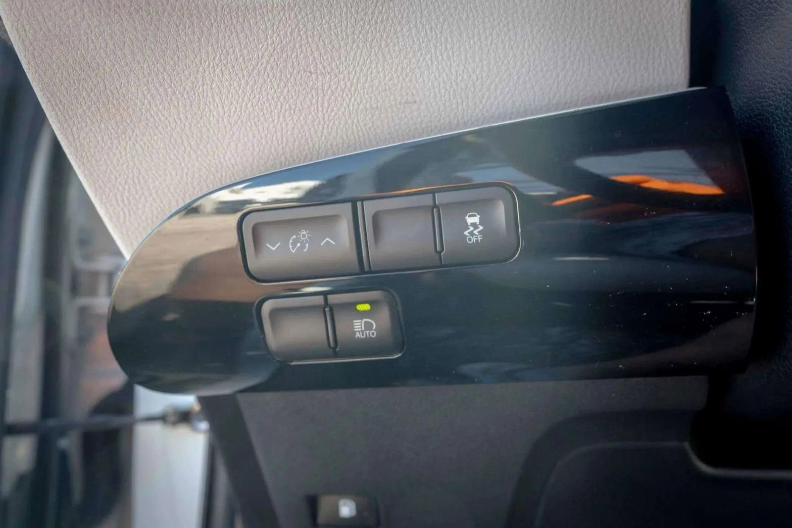 Used 2016 Toyota Prius Two image 13