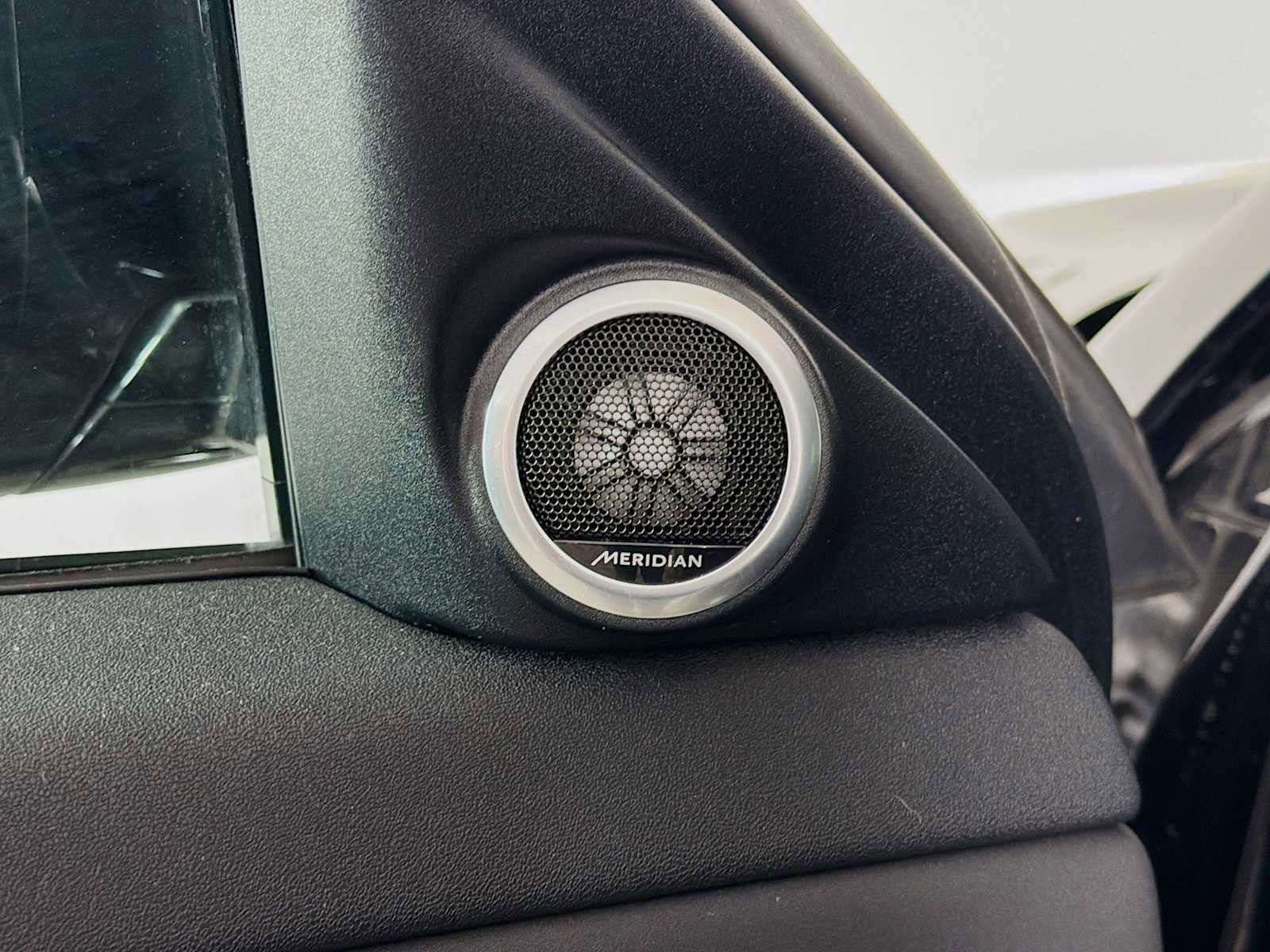 Certified 2024 Land Rover Range Rover Evoque Dynamic SE image 21