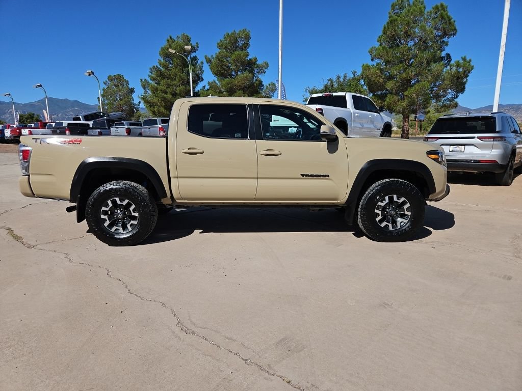 Used 2020 Toyota Tacoma TRD Off-Road w/ Technology Package AWD/4WD image 4