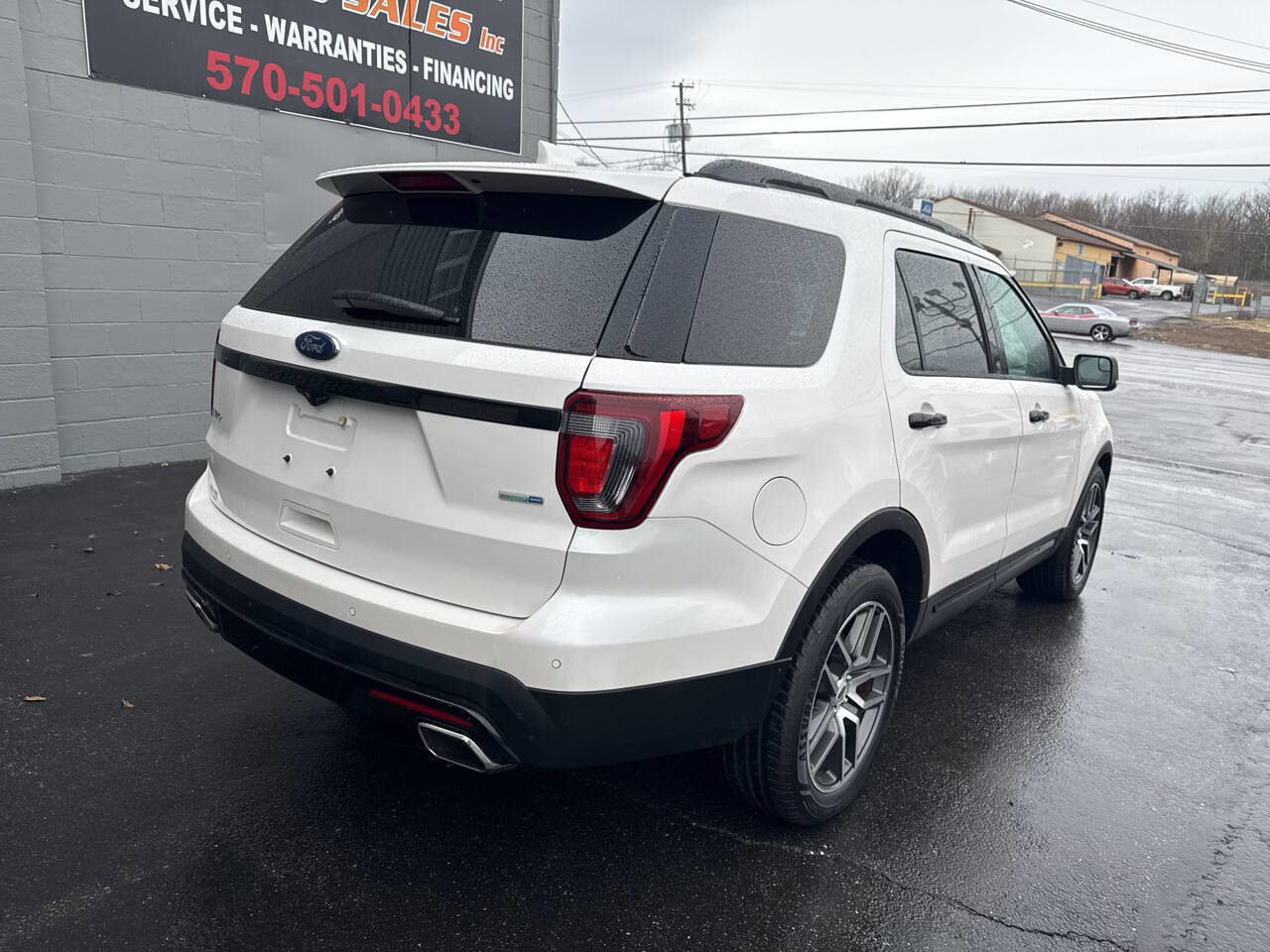 Used 2017 Ford Explorer Sport image 8