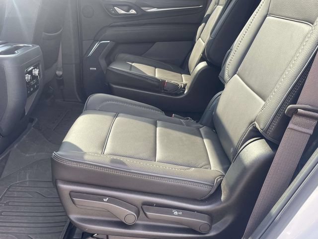 Used 2024 GMC Yukon Denali w/ Advanced Technology Package AWD/4WD image 12