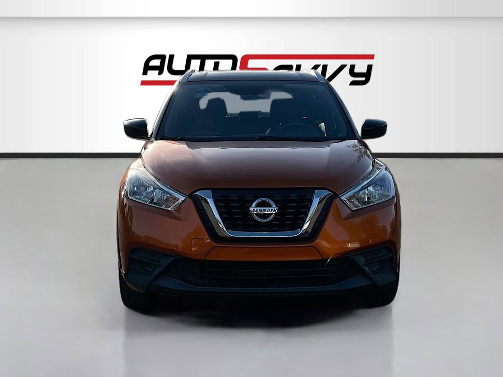 Used 2019 Nissan Kicks SV image 2