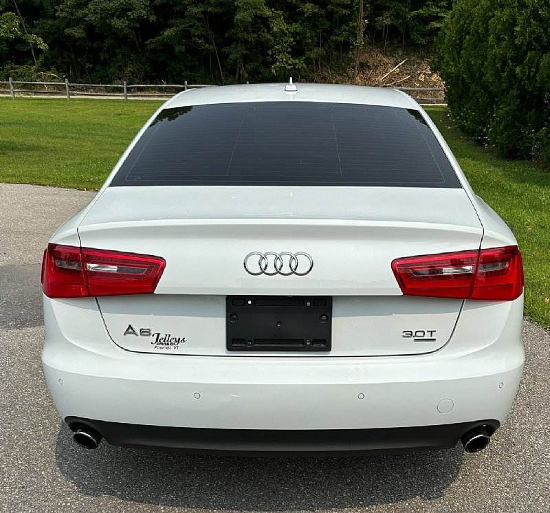 Used 2018 Audi A4 2.0T Premium w/ Convenience Package AWD/4WD image 3