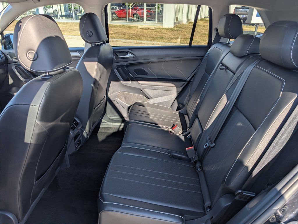 Used 2023 Volkswagen Tiguan SE image 19