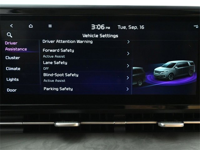 Used 2022 Kia Carnival EX image 31