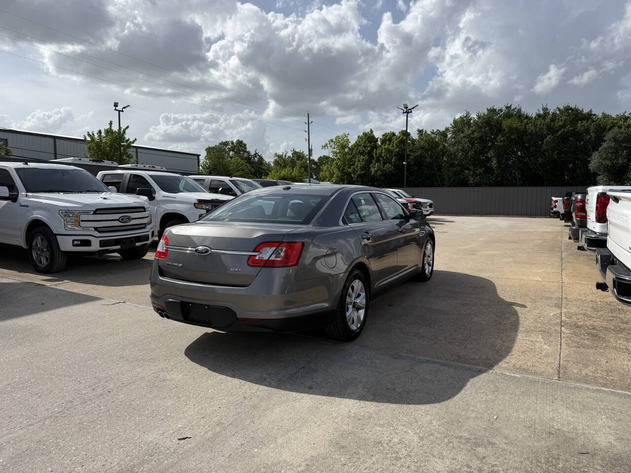 Used 2012 Ford Taurus SEL FWD image 5