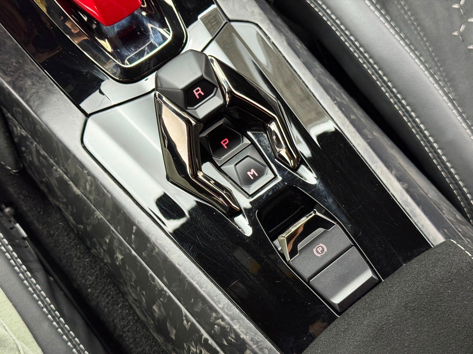 Used 2018 Lamborghini Huracan Performante image 38