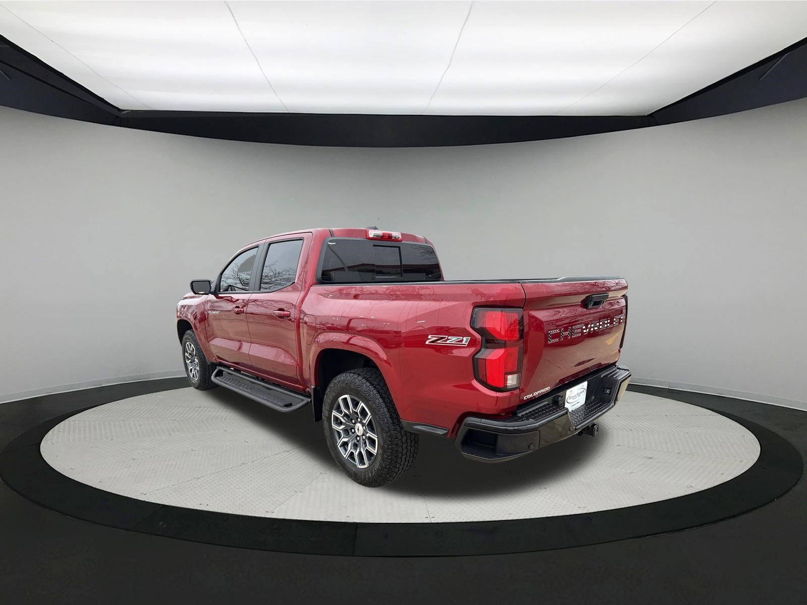 Used 2024 Chevrolet Colorado Z71 w/ Z71 Convenience Package 2 AWD/4WD image 5