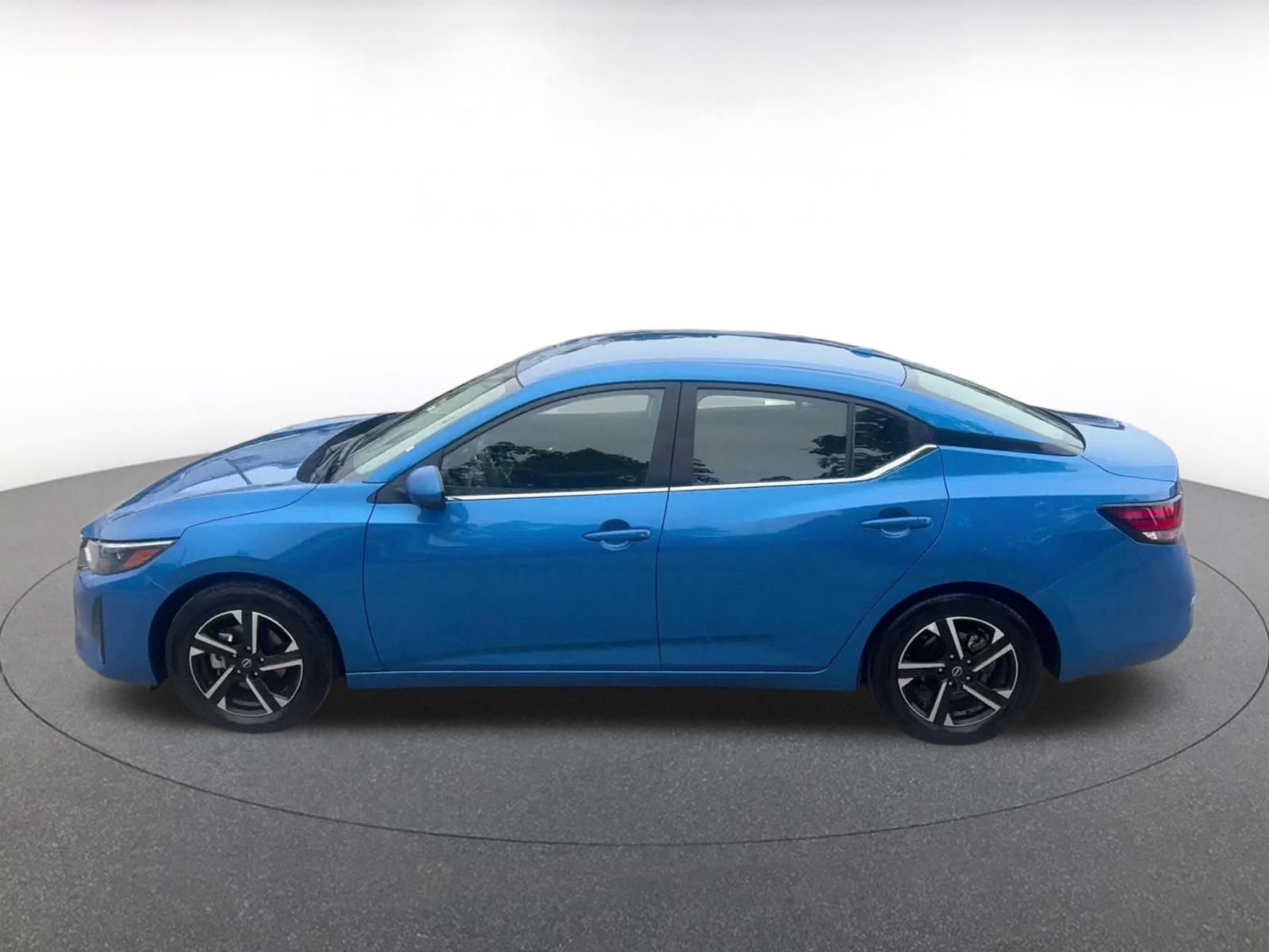 Used 2025 Nissan Sentra SV FWD image 7