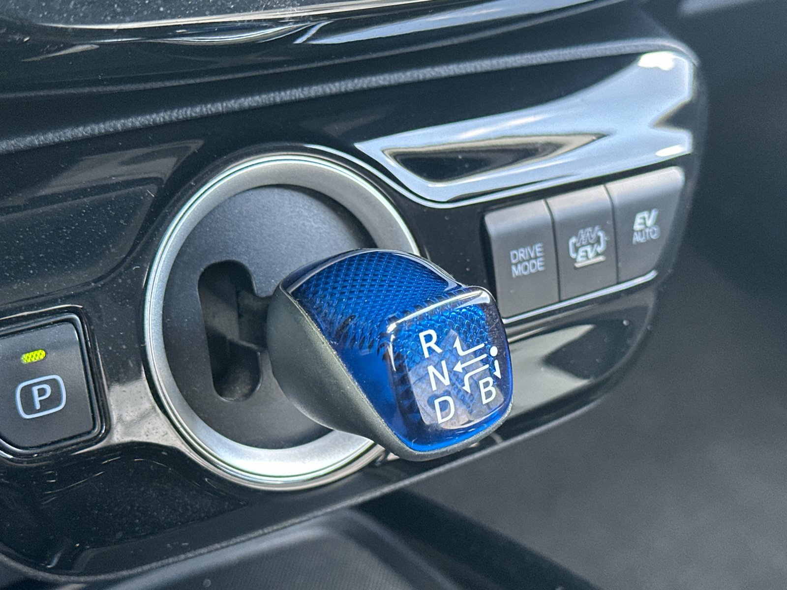 Used 2022 Toyota Prius Prime LE FWD image 21