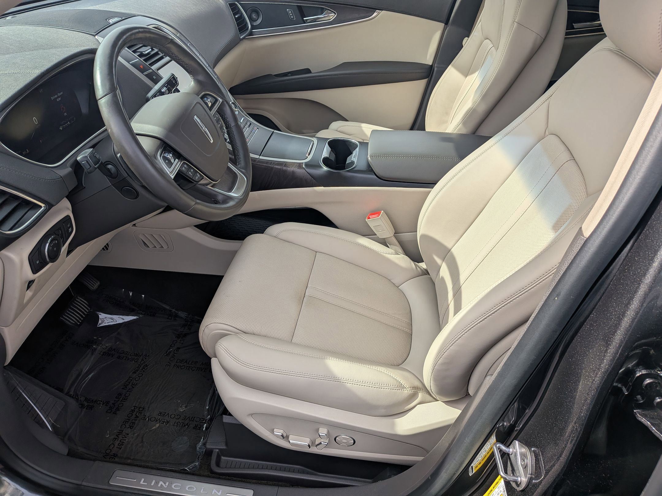 Used 2020 Lincoln Nautilus Reserve w/ Equipment Group 201A image 12