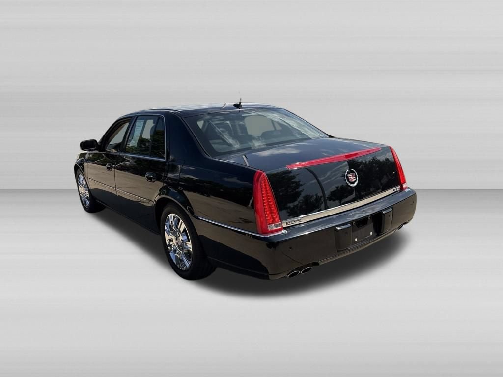 Used 2008 Cadillac DTS Performance w/ Platinum Edition FWD image 6