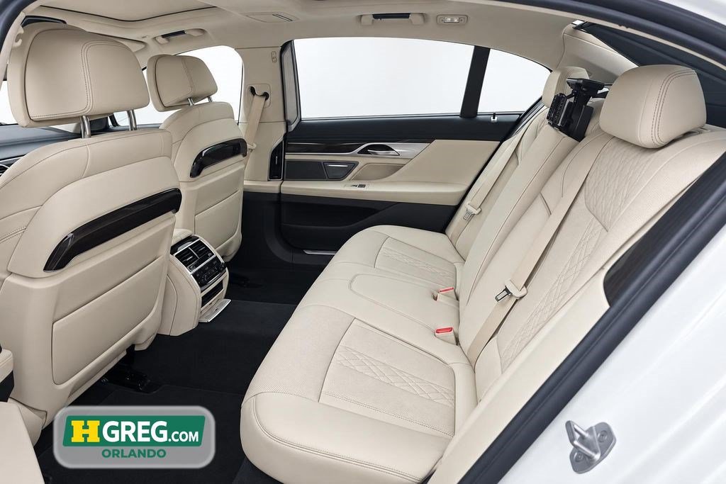 Used 2021 BMW 750i xDrive w/ Executive Package AWD/4WD image 13