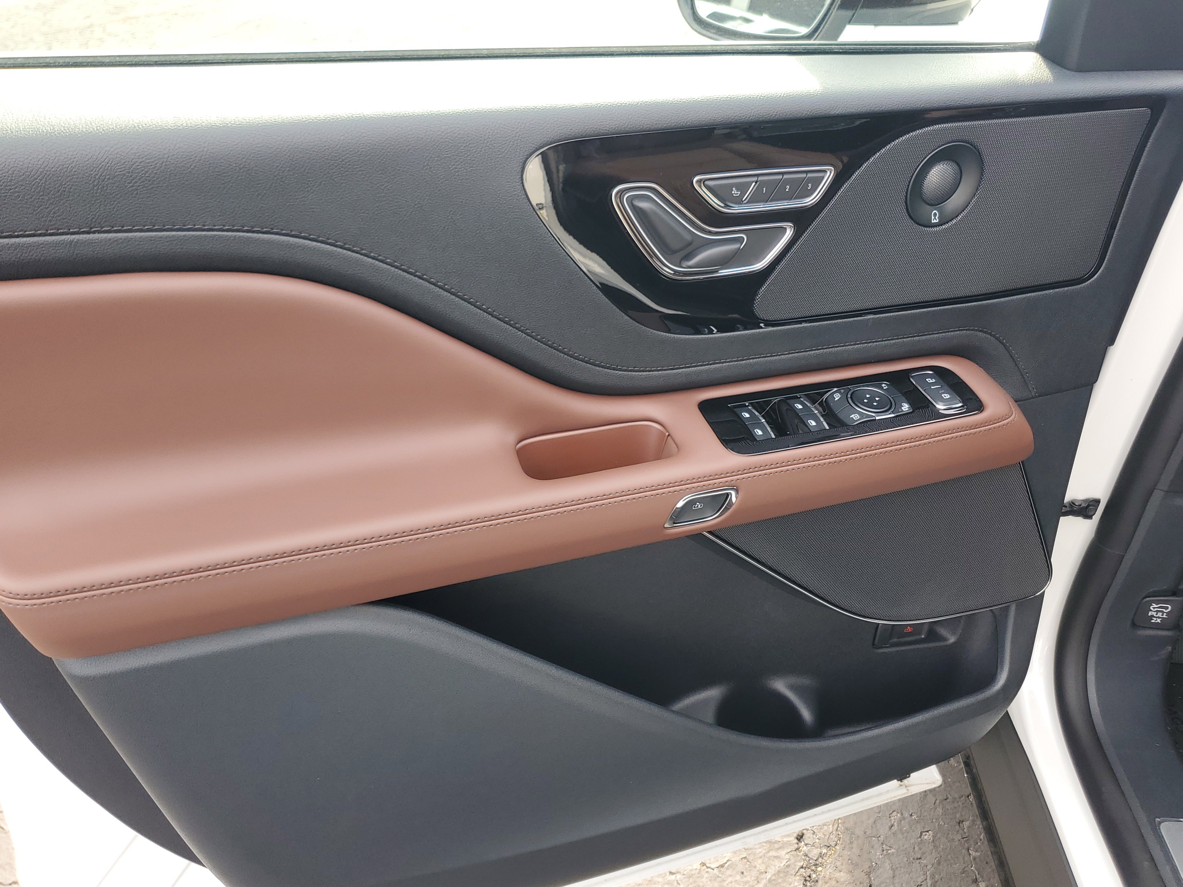 New 2026 Lincoln Aviator Reserve image 8