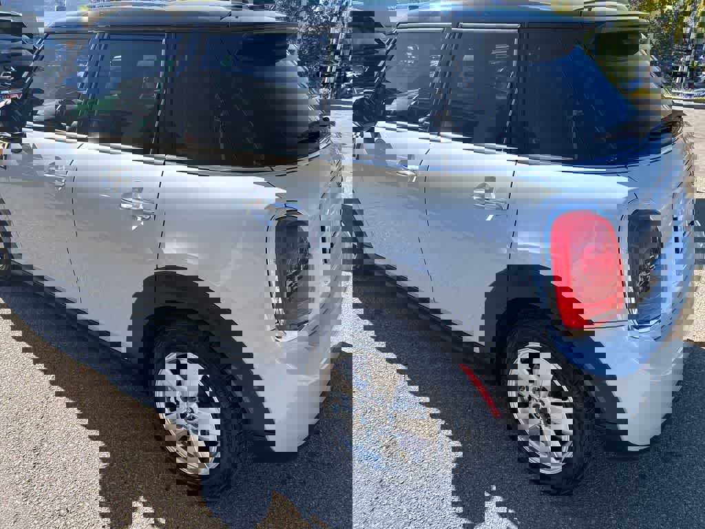 Used 2015 MINI Cooper 4-Door Hardtop image 9