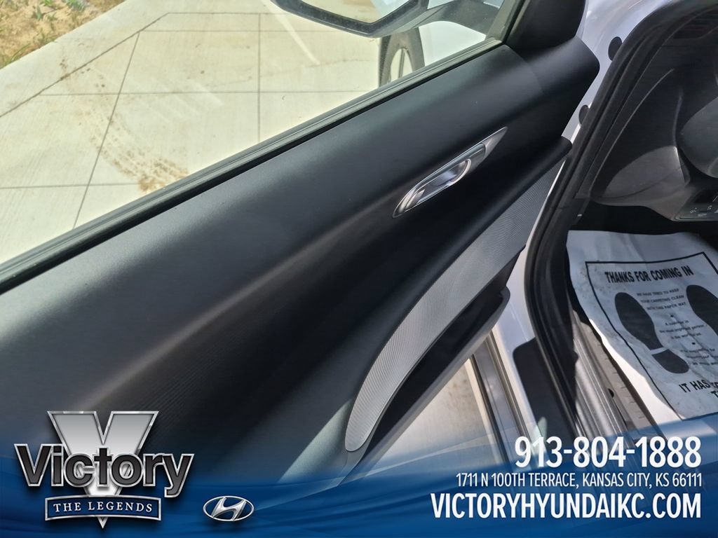 Used 2025 Hyundai Ioniq 6 SE RWD image 11