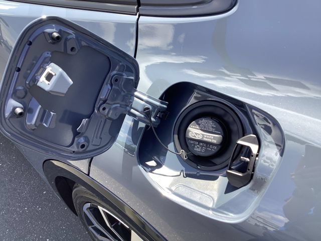 Used 2026 Toyota Prius Plug-In Hybrid FWD image 21