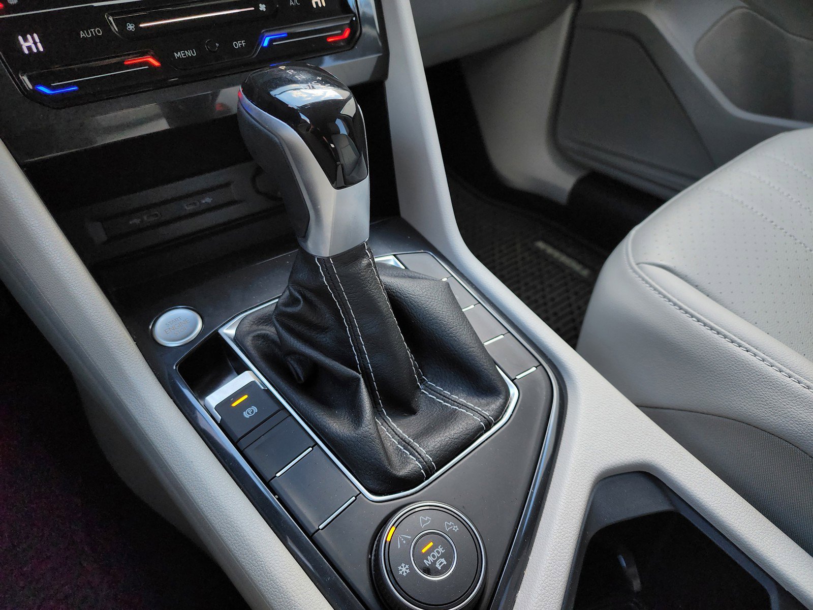 Used 2022 Volkswagen Tiguan SE image 7