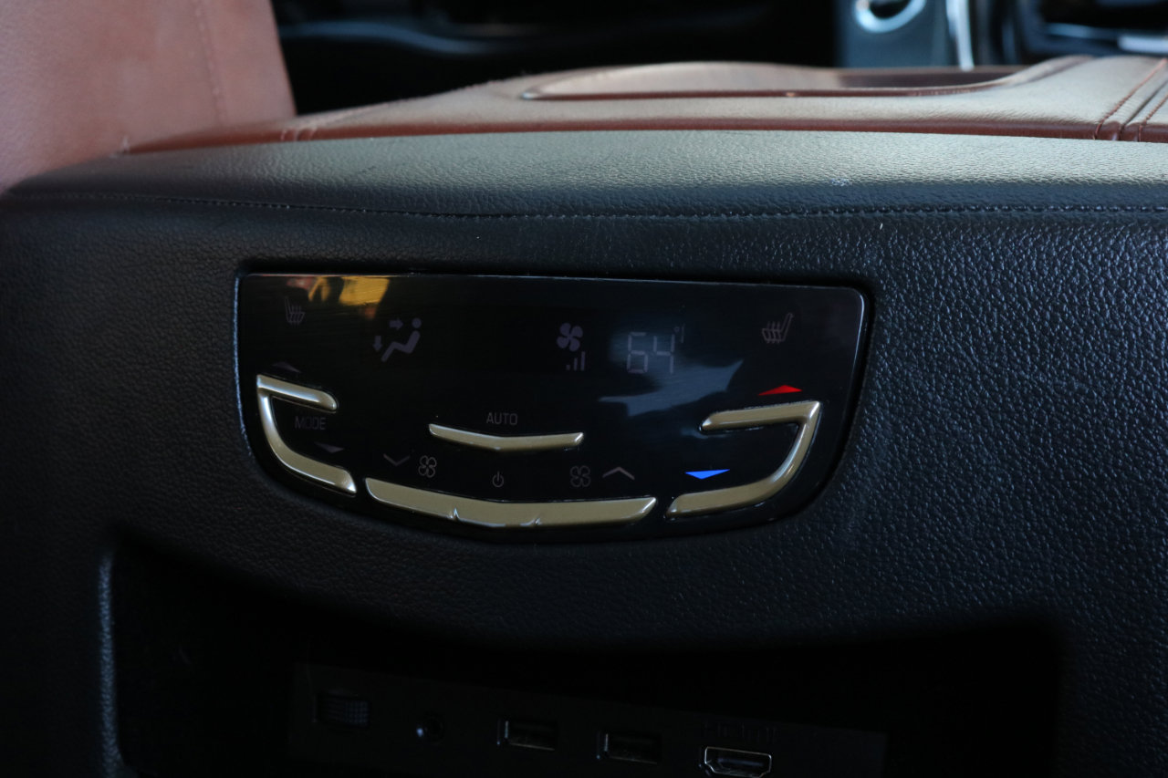 Used 2017 Cadillac Escalade Premium Luxury image 56