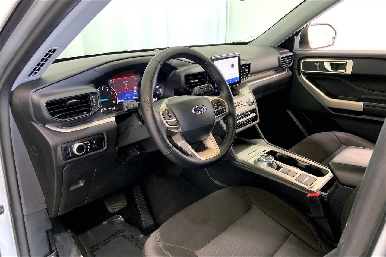 Used 2022 Ford Explorer XLT RWD image 14