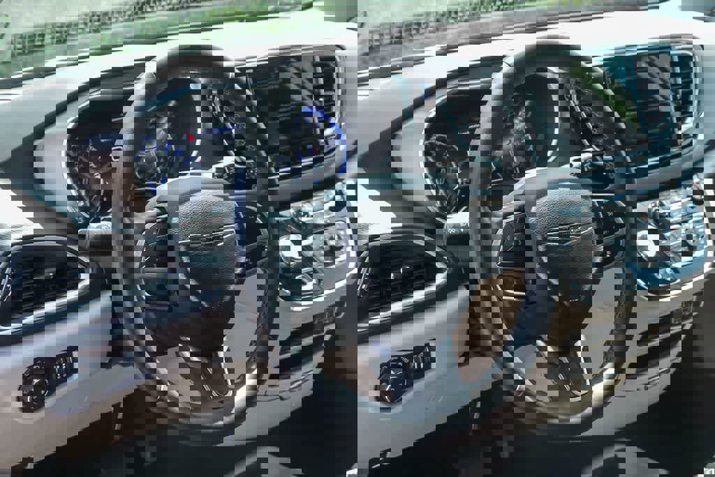 Used 2023 Chrysler Pacifica Touring-L image 22