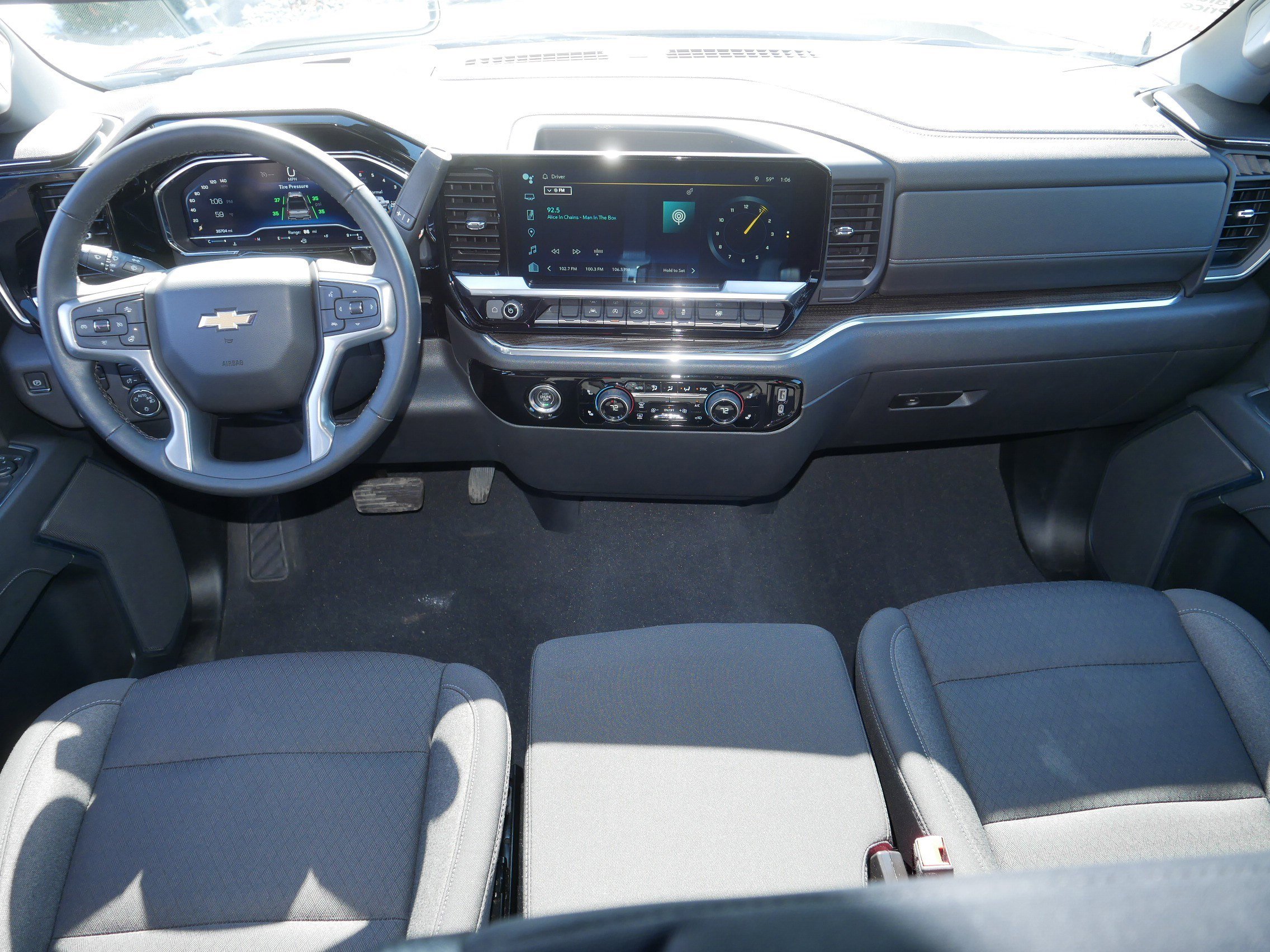 Used 2023 Chevrolet Silverado 1500 LT image 10