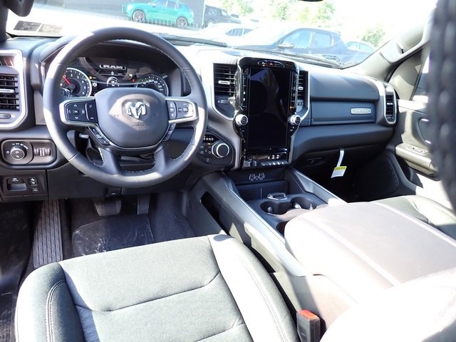 New 2026 RAM 1500 4x4 Crew Cab image 15