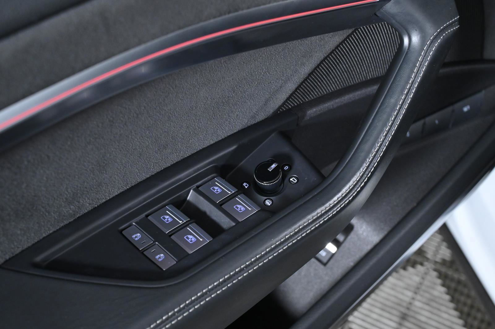 Used 2022 Audi e-tron Chronos image 21