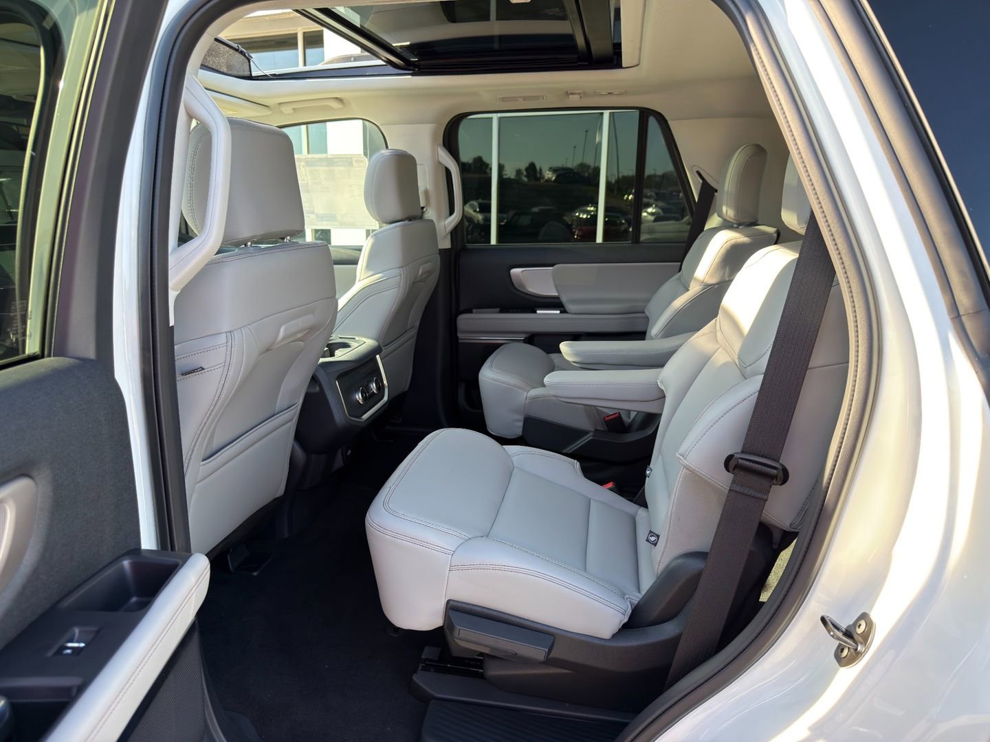 New 2025 Ford Expedition Active image 23