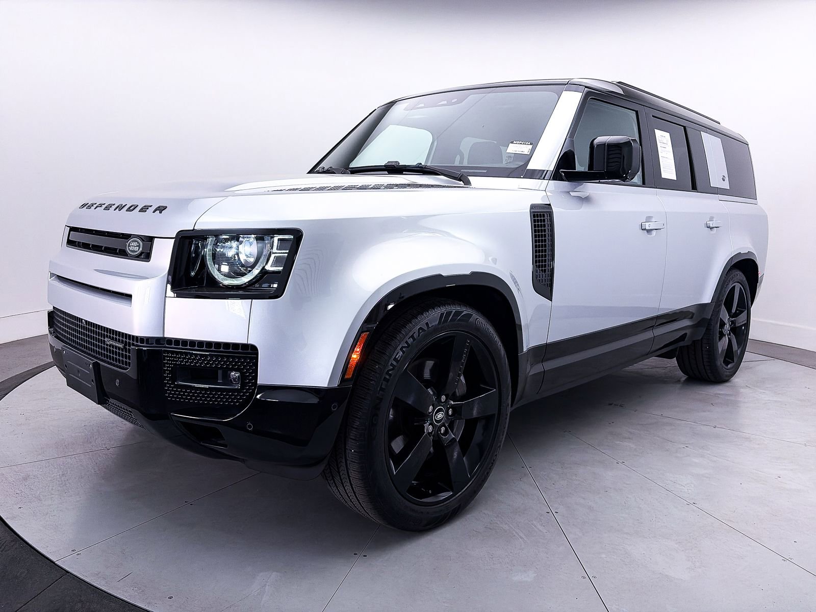 Used 2023 Land Rover Defender 130 X-Dynamic SE AWD/4WD image 15