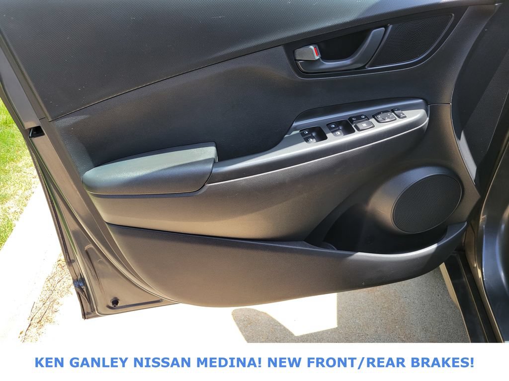 Used 2022 Hyundai Kona SE AWD/4WD image 37