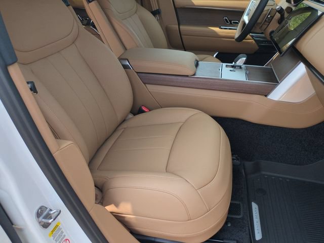 New 2026 Land Rover Range Rover Long Wheelbase SE AWD/4WD image 18