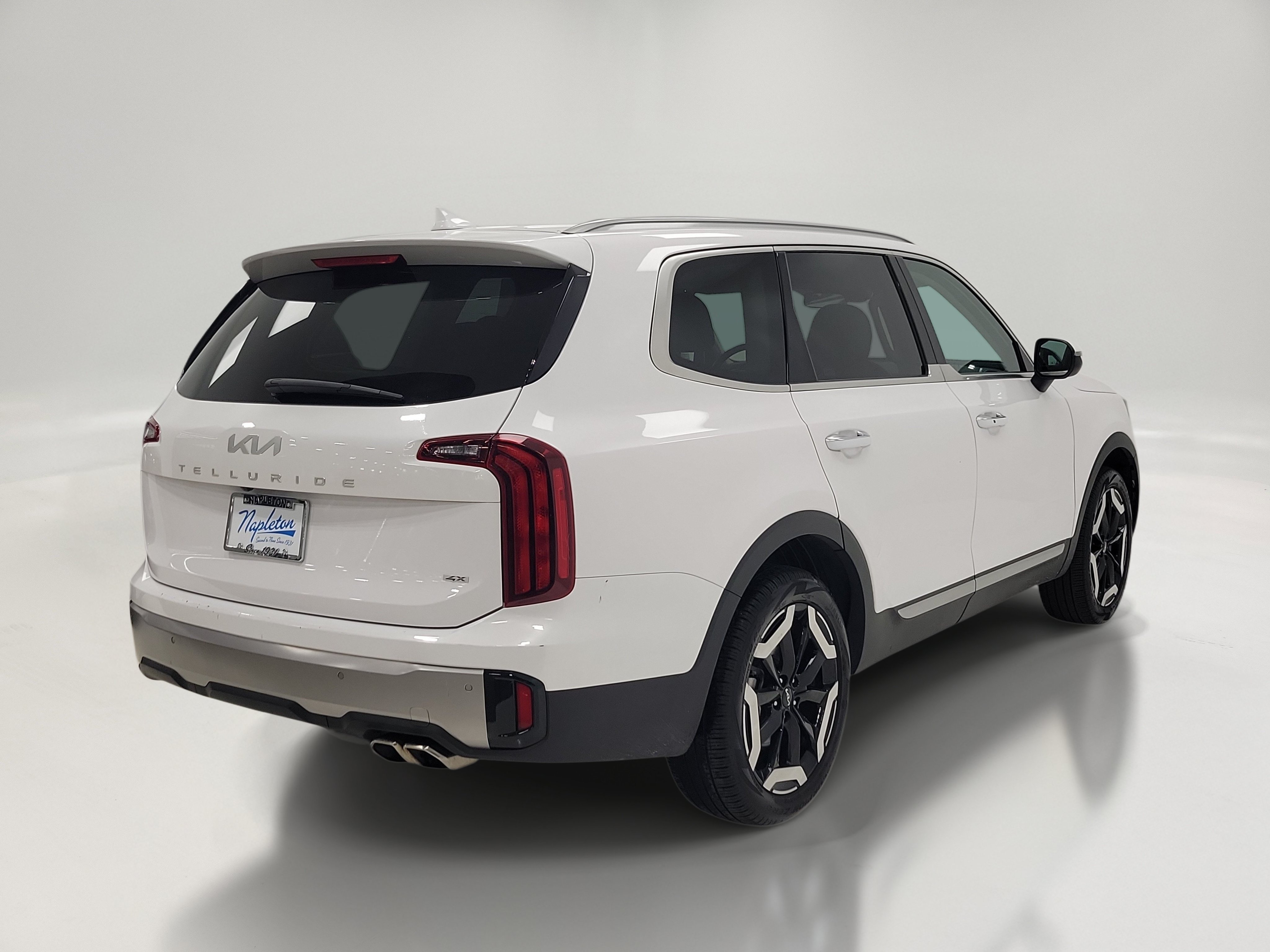 Used 2025 Kia Telluride S AWD/4WD image 3